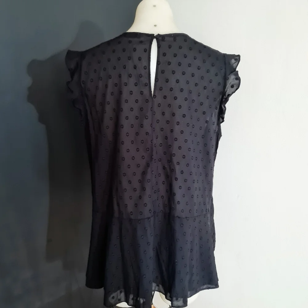 Women's size L 'COUNTRY ROAD' Gorgeous black frill sleeve cotton top - AS NEW - Picture 5 of 7